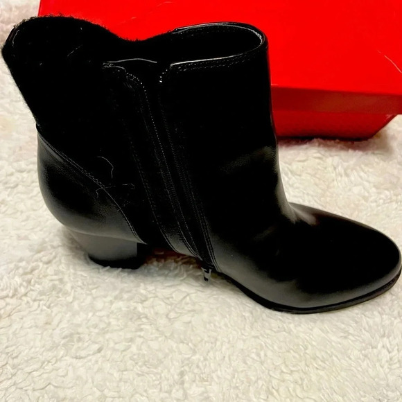 Kelly and Katie Jadona Bootie sleek design features mixed materials size 11M - Picture 14 of 15